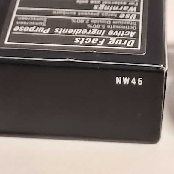 MAC Studio Finish SPF 35 Concealer *NW45* / .24 oz / New in box - Picture 3 of 4